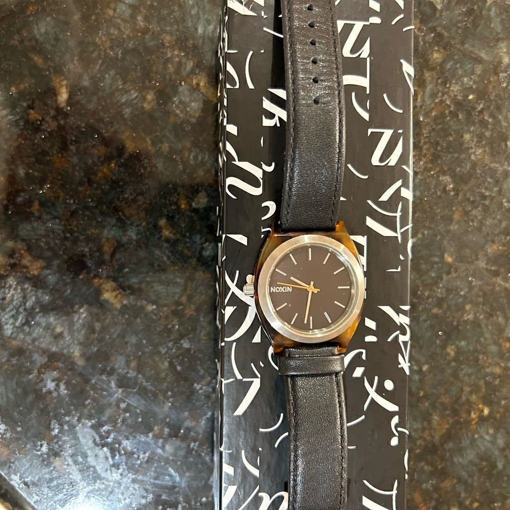 Men’s Nixon, stainless steel, silver/black quartz watch - Picture 6 of 8